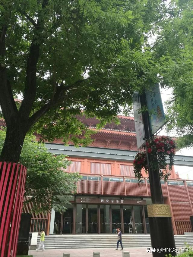 大唐不夜城简介，西安大唐不夜城简介（西安大唐不夜城）