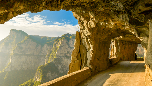 举起手来拍摄地，举起手来拍摄地郭亮村介绍（悬崖上有隐秘古村）