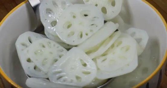 莲藕是根还是茎，莲藕可食用的部分是根还是茎（莲藕的孔洞太多）