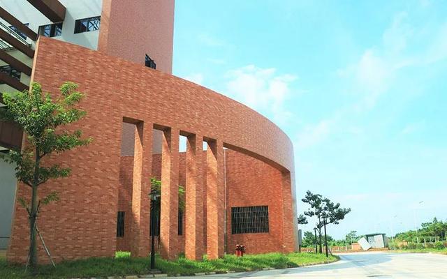 广东理工学院鼎湖校区，广东理工学院鼎湖校区有什么专业（广东这些大学竟然这么偏僻）