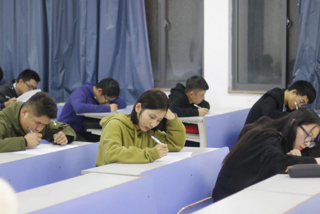 大学生三方协议，大学生三方协议是干什么的啊（大学生千万要谨慎）