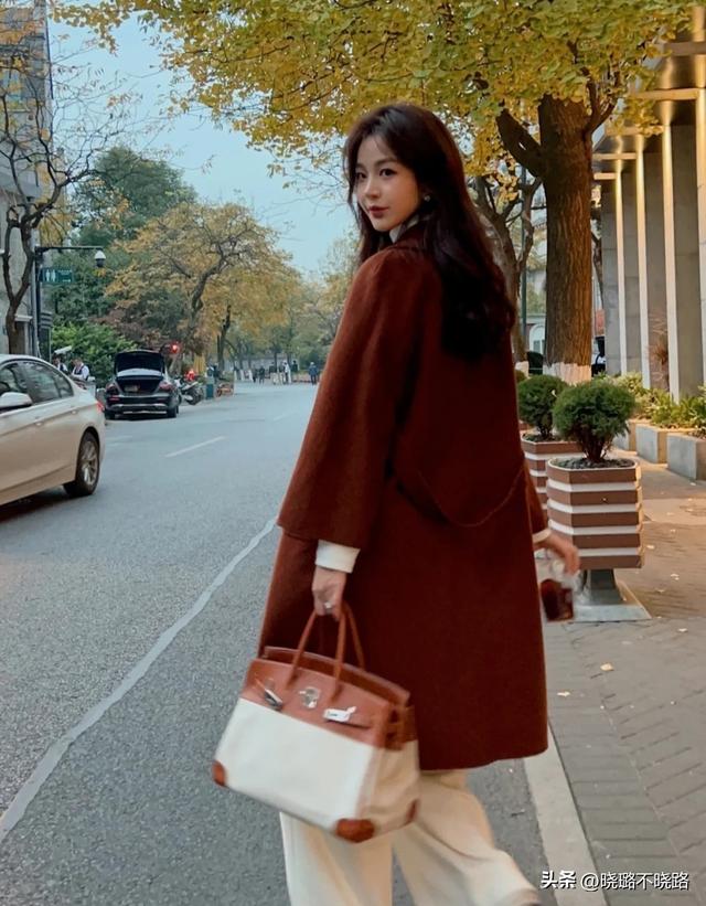 2022年秋冬服装流行趋势，2022年秋冬服装流行趋势图（2022秋冬流行色在这）