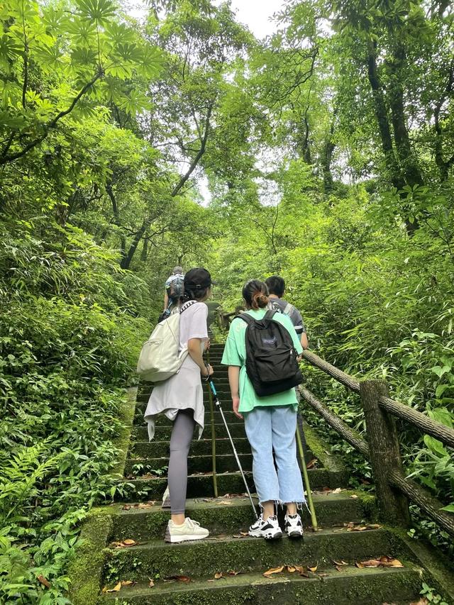 峨眉山风景区图片，峨眉山风景图片（峨眉山的景点有哪些）