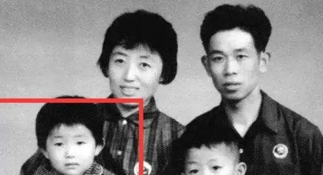 巫刚现任妻子陈瑾，巫刚个人资料（与哥哥一起坚持单身）