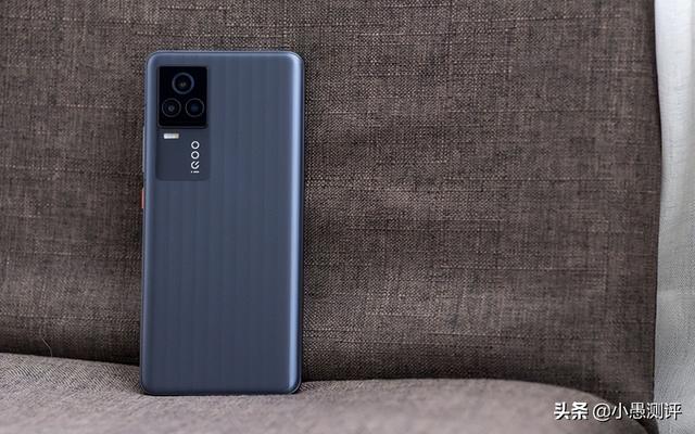 vivo官方旗舰清仓，120W+12GB+骁龙888