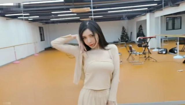 极限拉扯是什么梗，极限拉扯是什么意思（反将一军：你亲还不亲个全乎的）