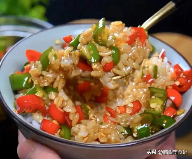 四川熟油辣椒的做法及要点，川味油辣椒巨好吃的做法！