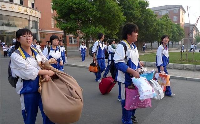 中考是在自己学校考吗，2021年中考是在自己学校考吗（中考后才发现差距）