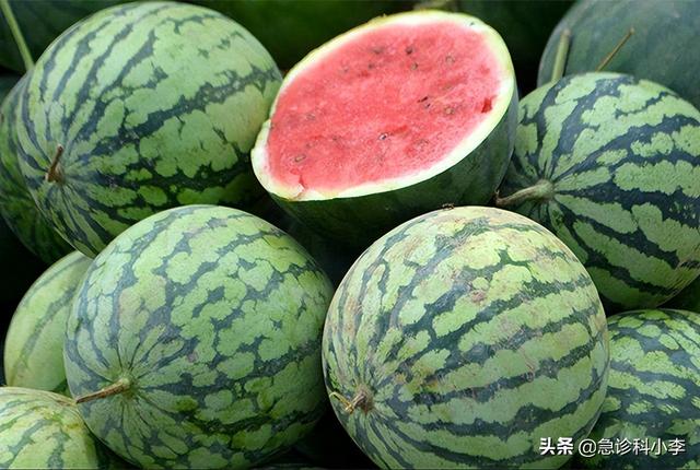 感冒可以吃西瓜吗，咳嗽可以吃西瓜吗（爱吃西瓜的人注意了）
