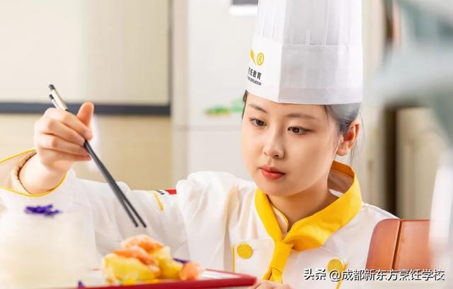 女孩子适合上什么技校，女生上技校适合什么专业（技校适合女生的专业）