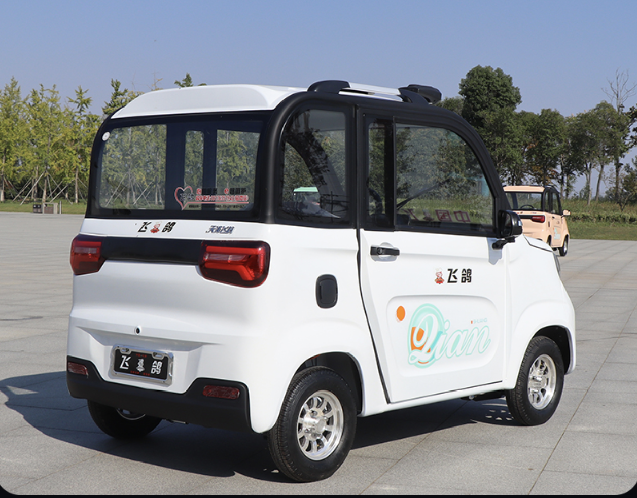 作为老牌三轮车企业,飞鸽也开始涉足四轮车型领域了,它的首款车型就是