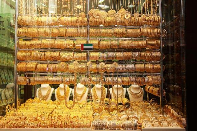 迪拜为什么那么有钱，为什么能从一片荒漠到世界最豪城市