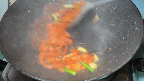 家常烩饼的做法，烩饼家常简单做法（饼块咸香入味不软烂）