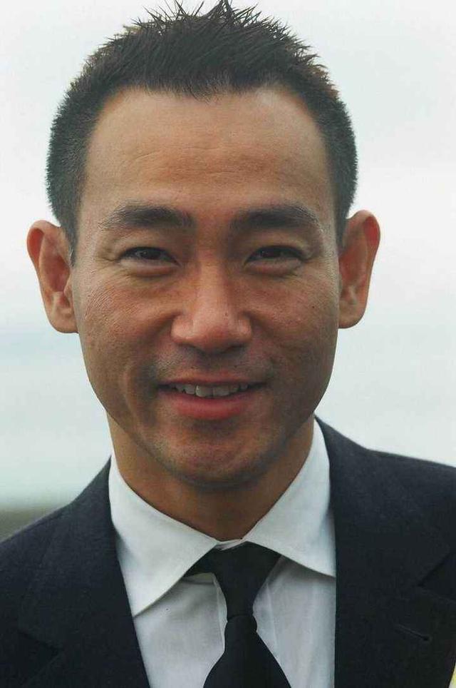 陈志朋个人资料，陈志朋都有什么奇葩的造型（至今不娶妻的11位港台大龄男星）