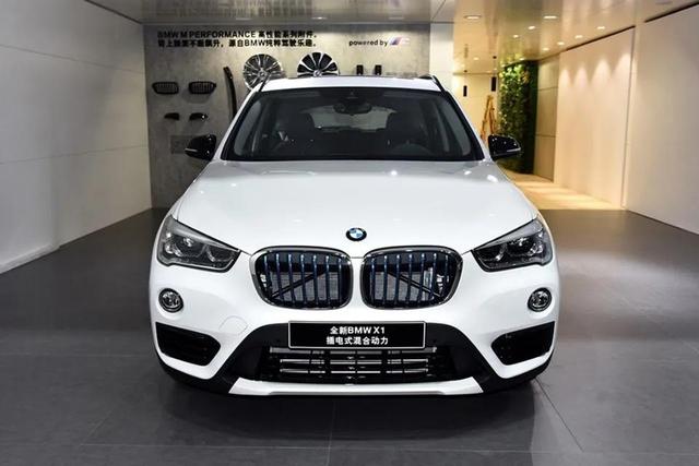 华晨宝马x1最低价18万，宝马x1老款价格及图片（宝马X1跌破20万）
