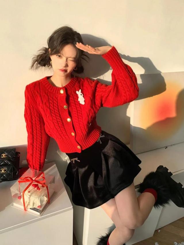 拜年穿什么衣服，拜年服平常可以穿吗（这50套look照着穿美到爆）