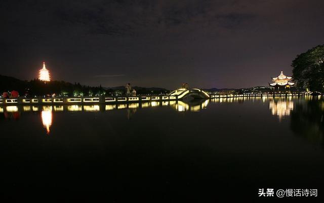 白居易关于元宵的诗句，白居易写的关于元宵节的诗（二十个字就写出了杭州的美轮美奂）