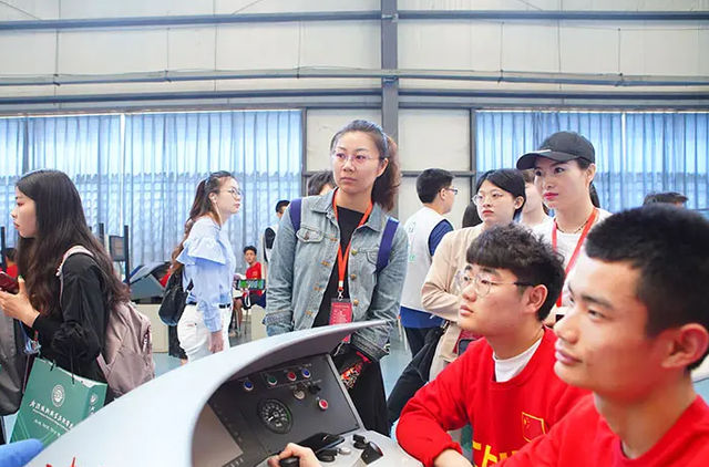 武汉铁路职业技术学院怎么样，武汉铁路职业技术学院怎么样地址在哪（从211院校到普通专科）