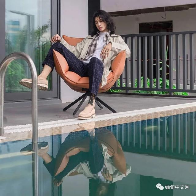 欧美帅气男人，欧美超帅男生（被关近一年后变络腮胡沧桑大叔图片）