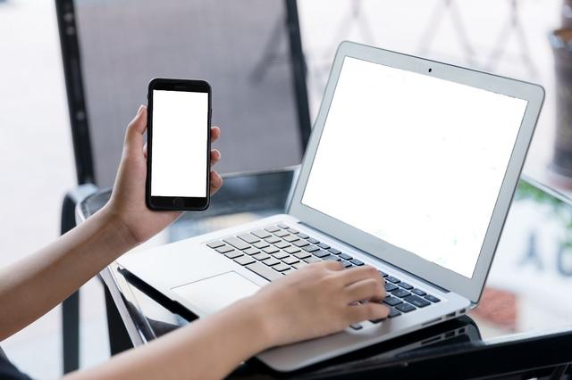 笔记本电脑可以长时间开着不关机吗，笔记本一直不关机能用多久（正在折损电脑寿命）