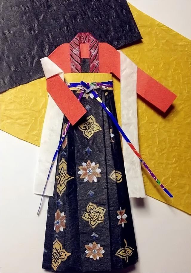 衣服折纸步骤图解，衣服折纸步骤图解简单（用纸折出来的汉服也可以这么好看）
