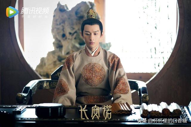 琉璃成毅简介，《琉璃》《长安诺》《沉香如屑》全是苦情男主