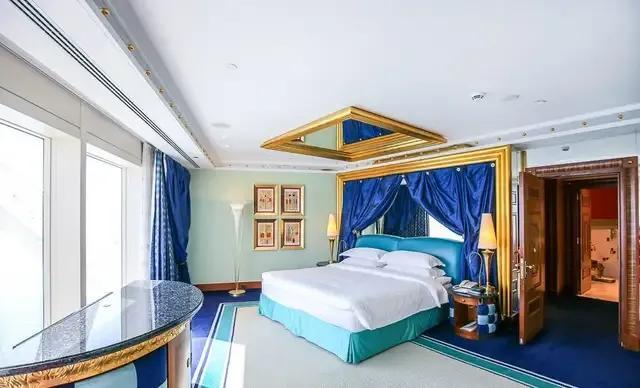 迪拜帆船酒店简介，迪拜帆船酒店介绍（80张高清图带你走进迪拜七星级帆船酒店）