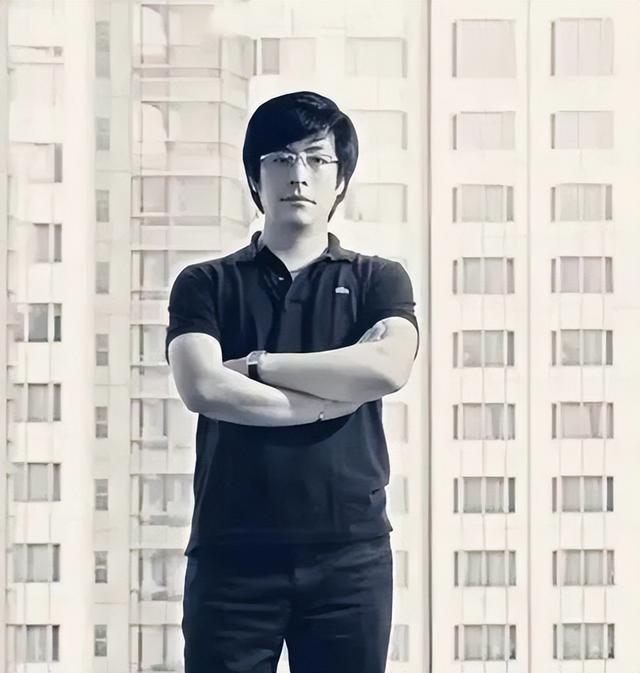 李湘与李厚霖离婚16年：她再婚后又离婚，他为何至今单身？