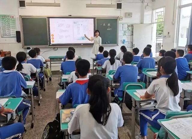2022年小学入学年龄新政策，2022年幼升小年龄最新政策（2022年以后再无六周岁入学规则）