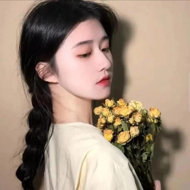 高清真人女头，微信头像，高清真人女头（惊艳好友的真人女头）