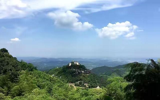 旅行之----夏季最适合旅游的八大国内景点，夏季最适合去的国内旅游景点（国内Top8避暑胜地）