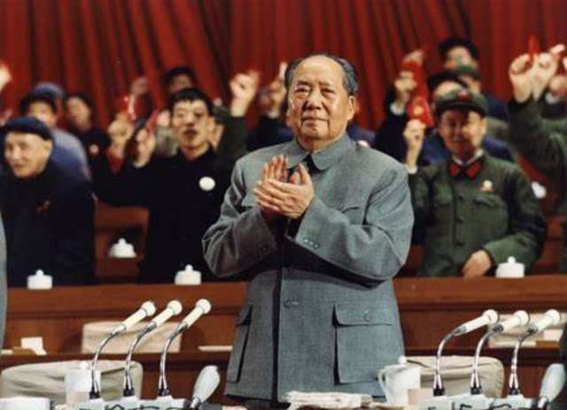 故宫建于哪个朝代，毛主席曾3次参观故宫城墙（故宫是哪个朝代建的）