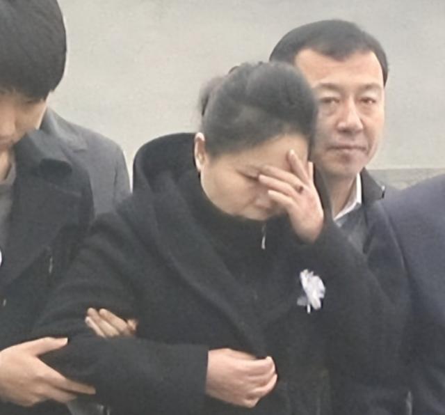 白静案到底怎么回事，吃里扒外、被丈夫三刀索命的女星白静