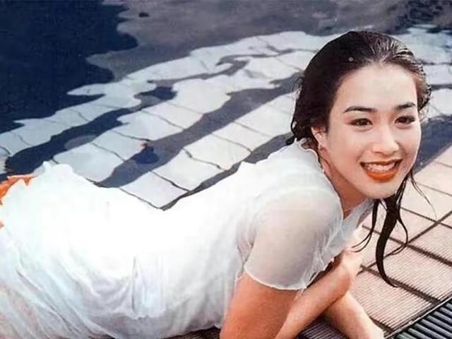 “排骨精”靠边站，丰腴美人才是真绝色，这10位女星美炸了
