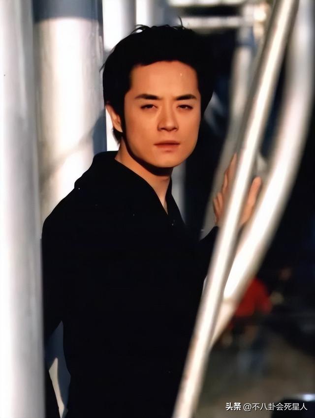 中国民谣歌手有谁，中国民谣歌手有哪些（这20位90年代内地男歌手）