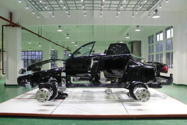 重庆电信职业学院，重庆电信职业学院招生专业、收费标注（走近汽车与智能制造工程学院丨电讯院系巡礼）