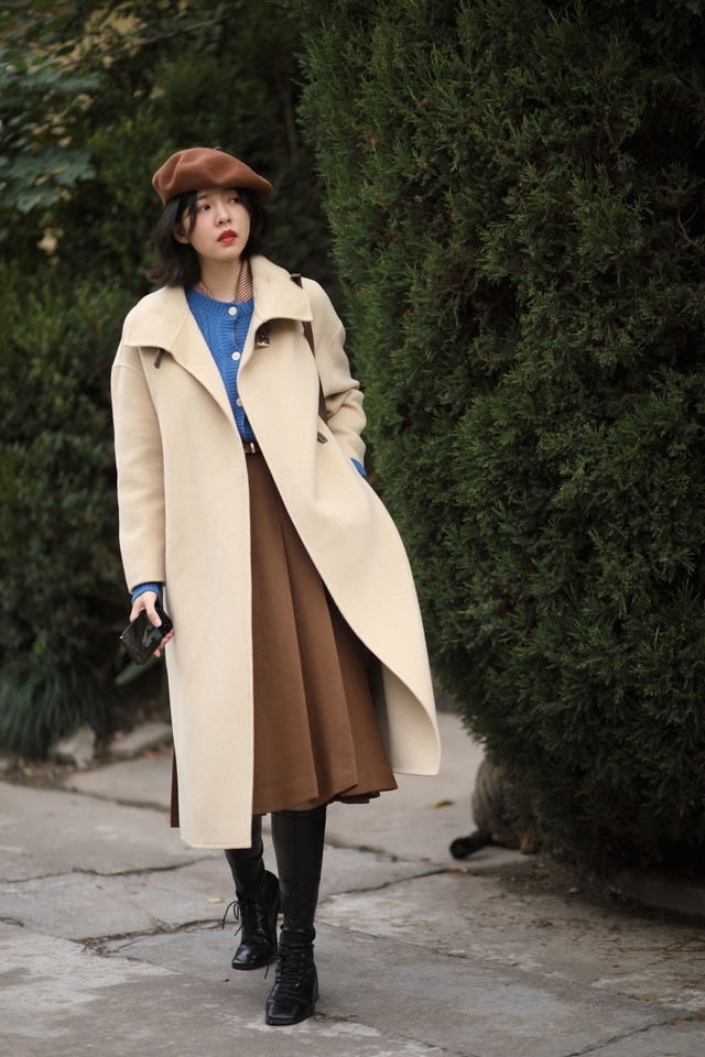 a字裙搭配什么上衣好看,a字半身裙搭配什么上衣(更爱"a字伞裙")