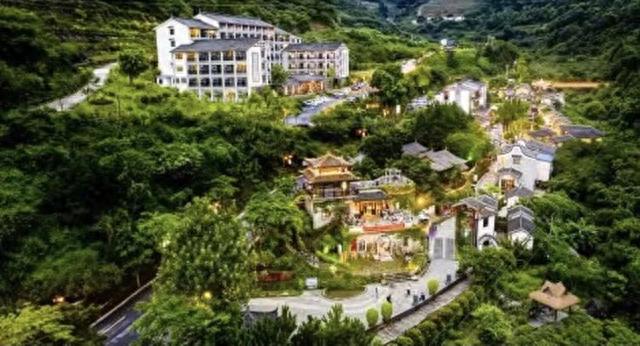 广东新兴天露山之行，深山中的天露山为何那么多游客前往