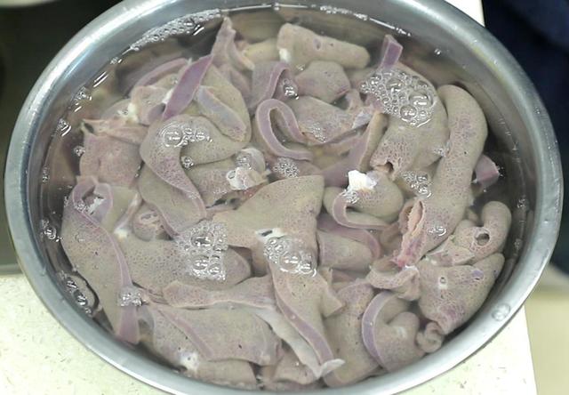 坐月子能吃哪些食物，产妇坐月子多吃哪些食物比较好（提醒中老年人：少吃面条米饭）