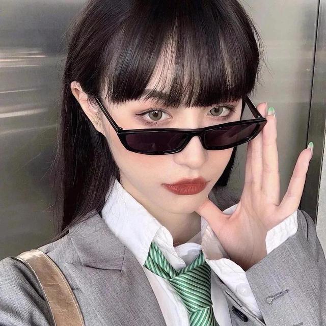 御姐高清头像微信，御姐高清头像（成熟不是为了走向复杂）