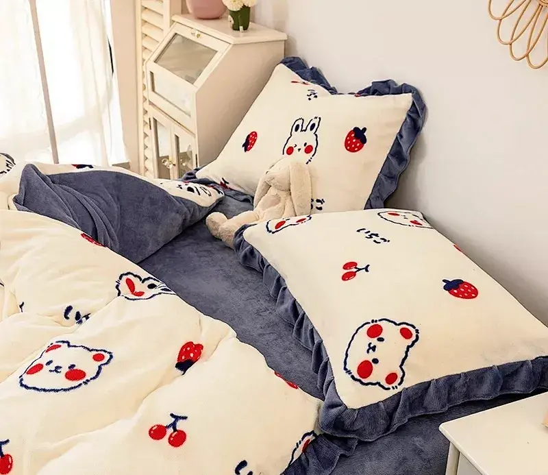 牛奶棉的优点有哪些，牛奶棉和棉花哪个好（为什么大家都偏爱牛奶绒呢）