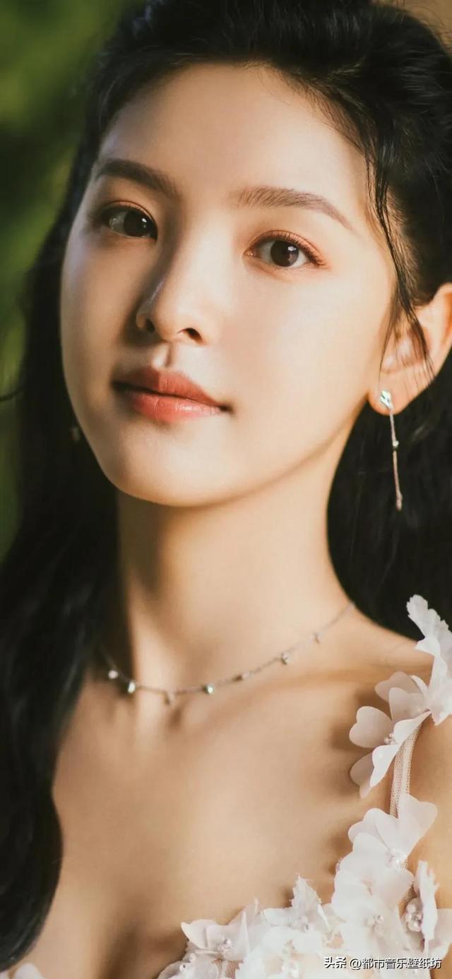 章若楠个人资料，章若楠个人资料体重（章若楠高清性感写真）