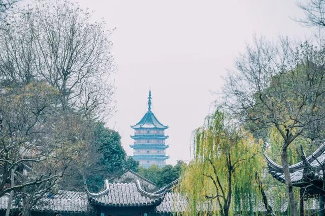 咏雪的诗词名句，这10首咏雪诗词