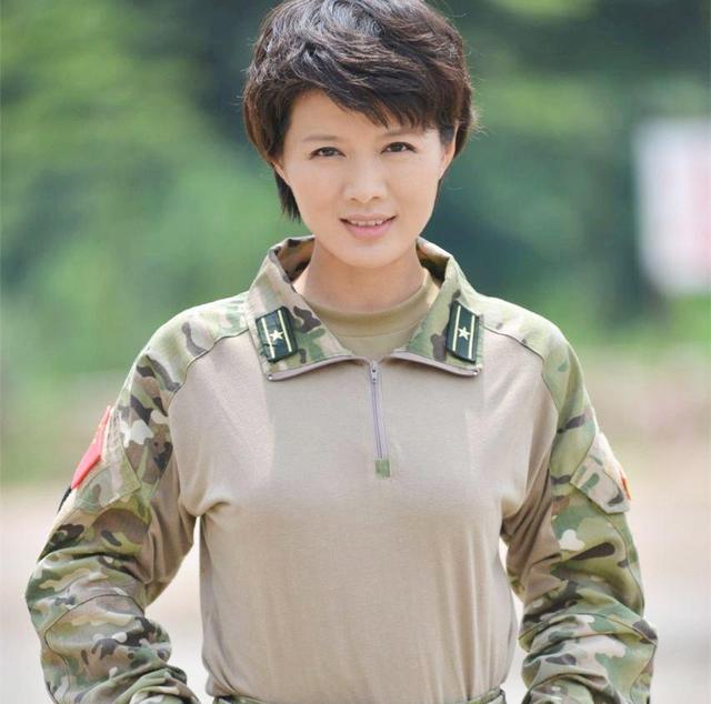 徐佳现实中的老婆，演员徐佳老婆现实中是谁（演员程愫：22岁嫁傅程鹏）