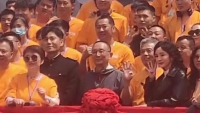 杨幂穿了旗袍装造型，杨幂新片开机，造型惊艳