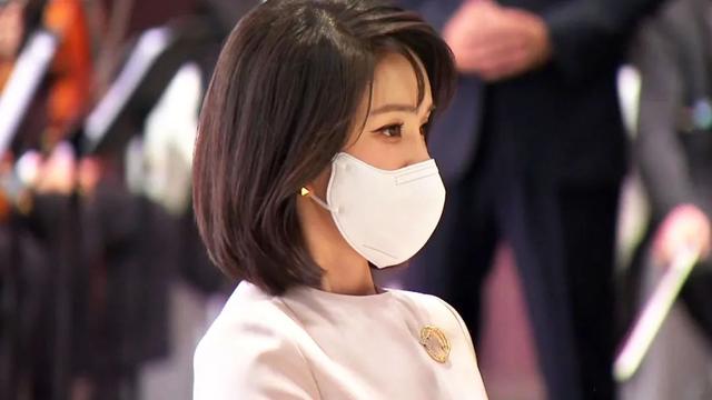 时大漂亮个人简历，时大漂亮为辛巴鸣不平（50岁韩国总统夫人合影遭“排挤”）