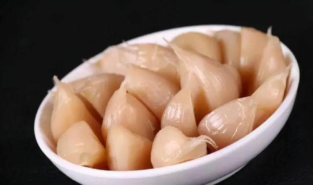 家庭白醋泡大蒜的做法，白醋泡大蒜的做法大全（腌糖蒜只会放醋和糖）