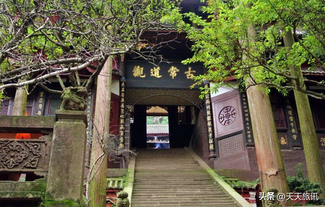 四川青城山旅行指南，青城山的前山和后山哪个值得去