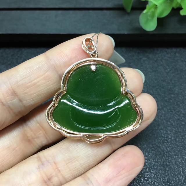 金镶玉吊坠有什么好处，金镶玉吊坠好吗（金镶玉真的不值得买吗）