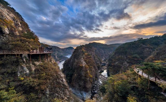 洛阳龙潭大峡谷，洛阳到龙潭大峡谷攻略个人经验（河南一景点“被迫关门”）